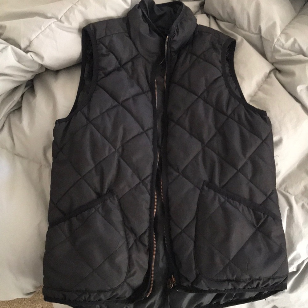 Lightly puffed vest